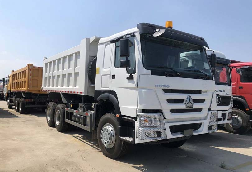 HOWO dump trucks help Jordan transport construction waste and create efficient and durable solutions