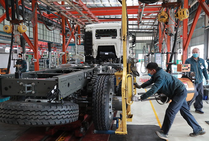 Sales and renovation of complete and used vehicles